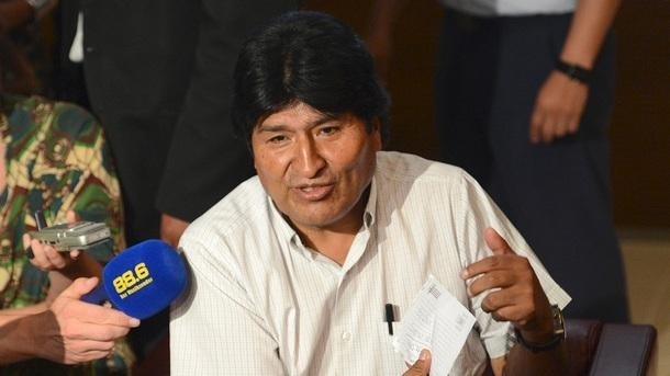 Най дълго управлявалият президент в Латинска Америка Ево Моралес избяга в