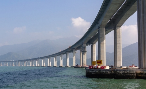 Завърши изграждането на основната конструкция на най дългия мост за автомобилни