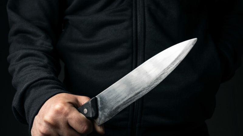 Трима мъже са убити след като били намушкани с нож