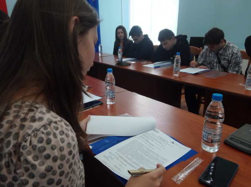 Гимназисти от пет средни училища в Монтана се включиха в