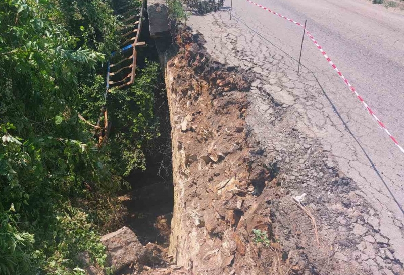 АПИ се събуди! Затварят за движение рушащия се мост в Горна Кремена, ще правят нов /снимки/