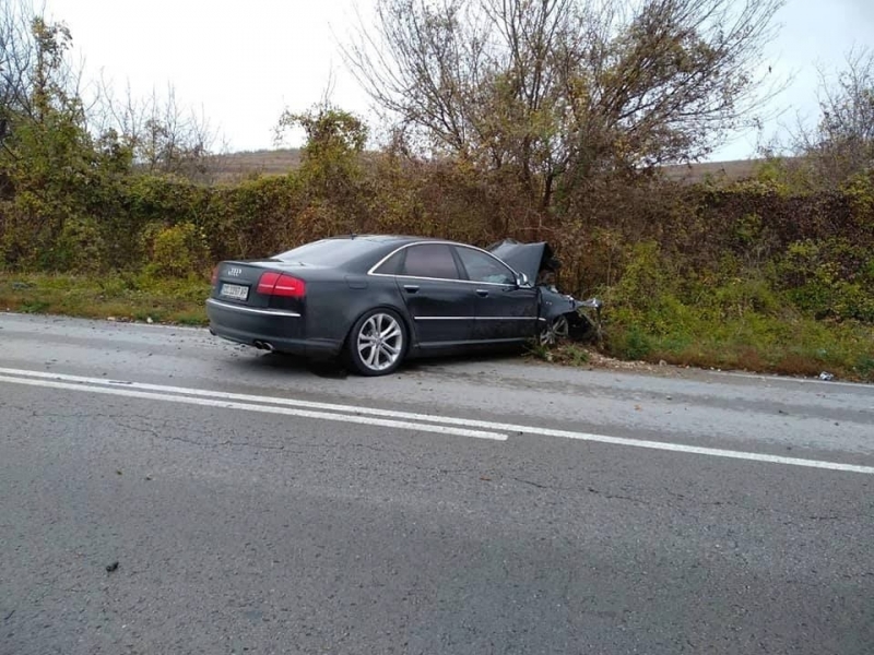 19 годишна катастрофира с Ауди то си във Врачанско жена пострада съобщиха