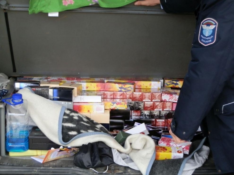 Митнически служители на Капитан Андреево иззеха близо 3000 парфюма и