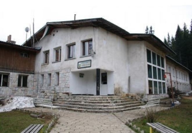 Апаши обраха хижа "Ком" в Берковския Балкан, полицията ги издирва