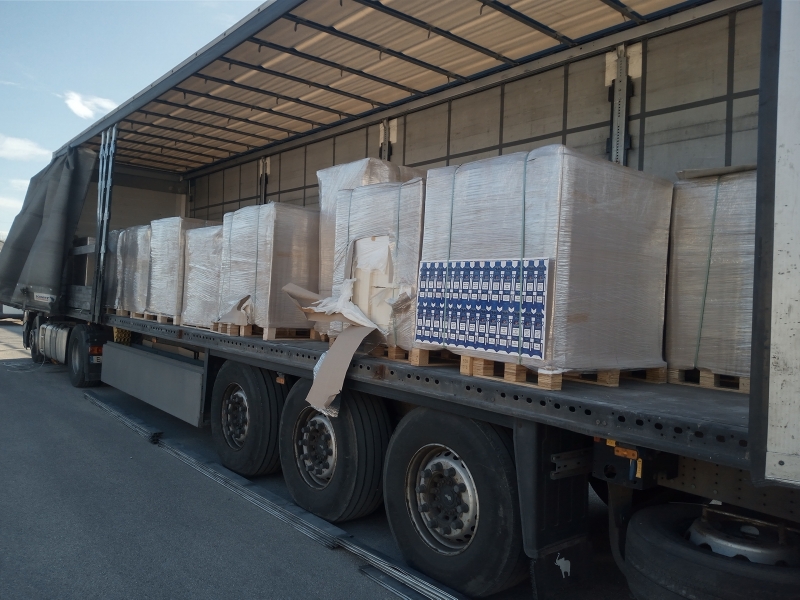 Митнически служители откриха заготовки за кутии за цигари и коркофан