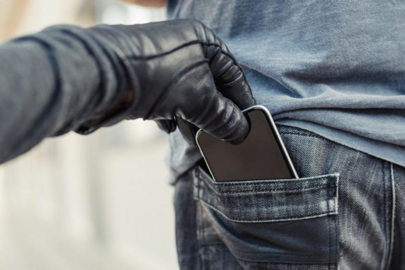 Полицията в Бяла Слатина върна откраднат телефон на собственика съобщават