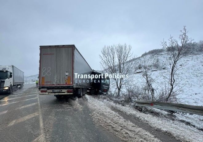 Катастрофа с ТИР затруднява движението на Е 79 край врачанския