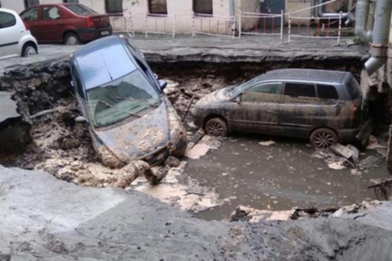 Безжизнените тела на двама младежи бяха открити в кафенето Типичен