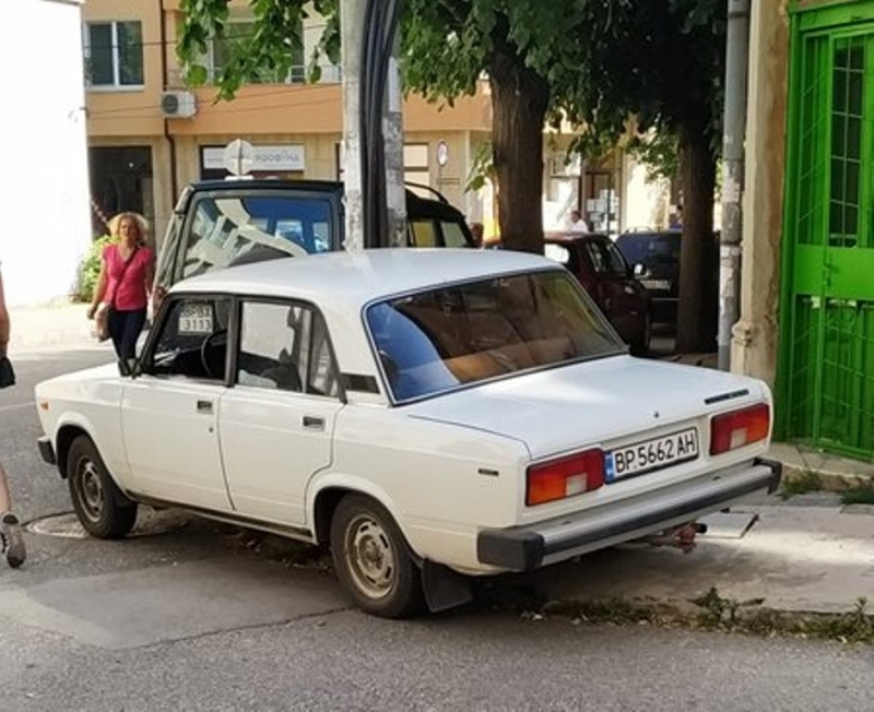 Двама шофьори от Враца биха рекорда за нагло паркиране вчера