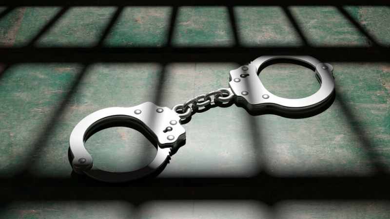 Трима мъже са задържани за телефонна измама за 70 000