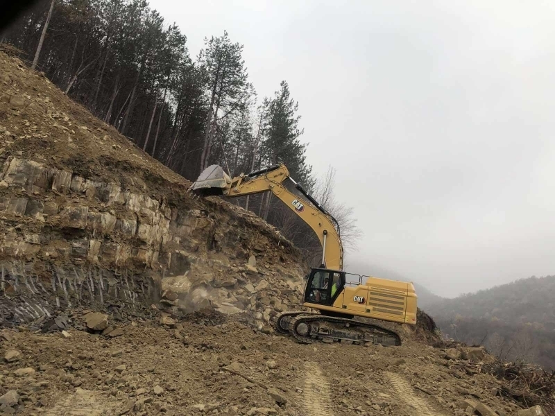 Агенция Пътна инфраструктура най накрая официално призна че пътят Мездра Ребърково няма