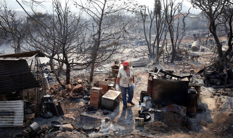 Гърция продължава да се бори с големите пожари които обхващат