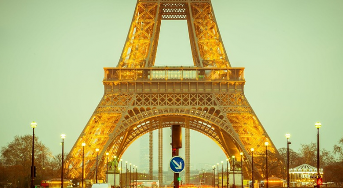 Айфеловата кула в Париж е затворена за посетители заради стачка