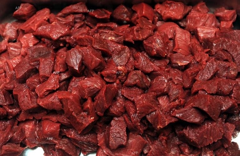 Предотвратено е пласирането на половин тон месо с неясен произход