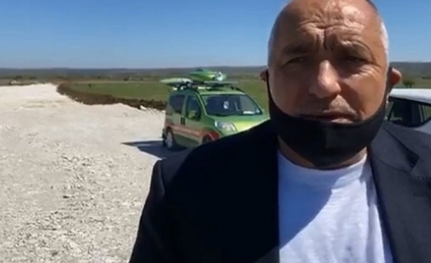 Премиерът Бойко Борисов инспектира строителството на АМ Хемус в участъка