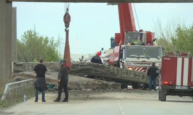 Остава тежко състоянието на двете жени които вчера бяха затиснати