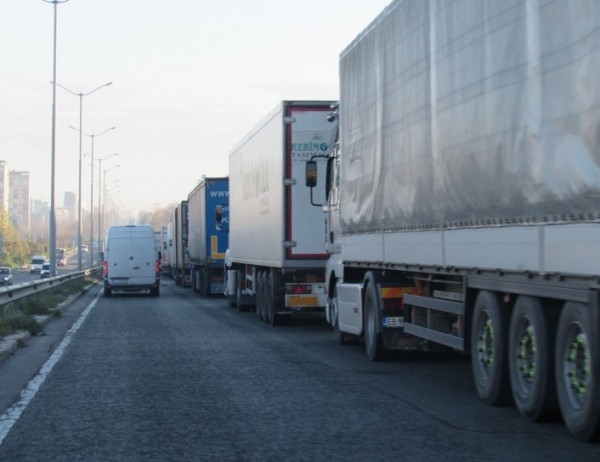 Утре от 14 00 часа до 20 00 часа се ограничава движението