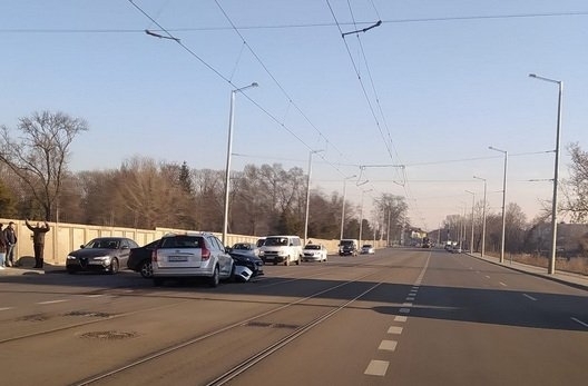 Две тежки катастрофи се случиха за броени минути в столицата