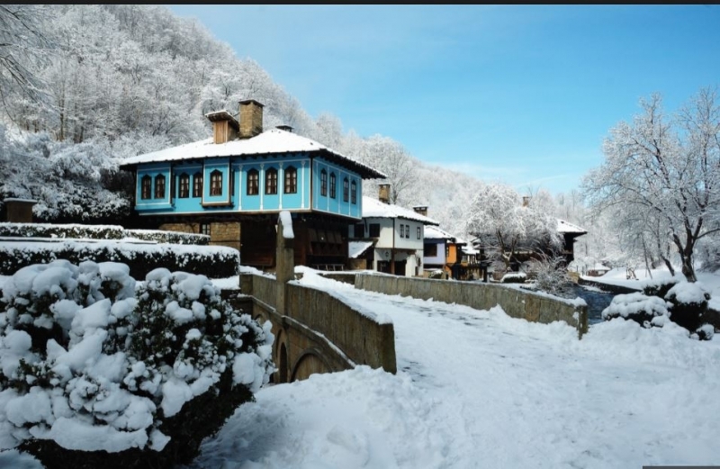 Британският имотен портал Aplaceinthesun който включва обяви за имоти в