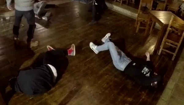 Типична сцена извадена от уестърн се е разиграла в заведнеие