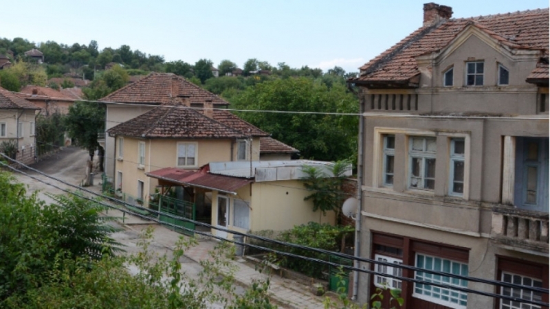 От средата на седмицата се работи по обзавеждането на новия