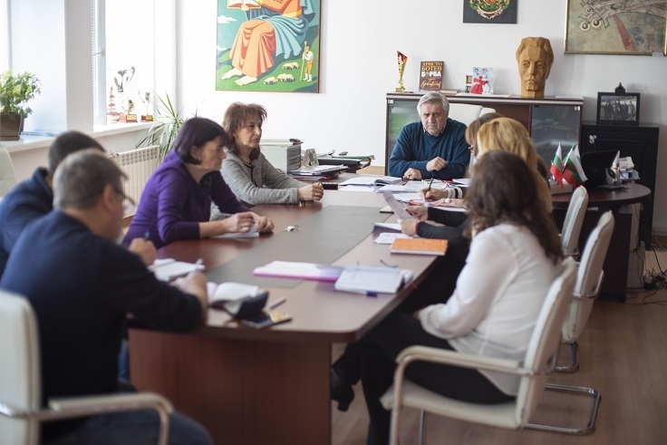 Общинският оперативен щаб към Община Мездра за превенция на разпространението