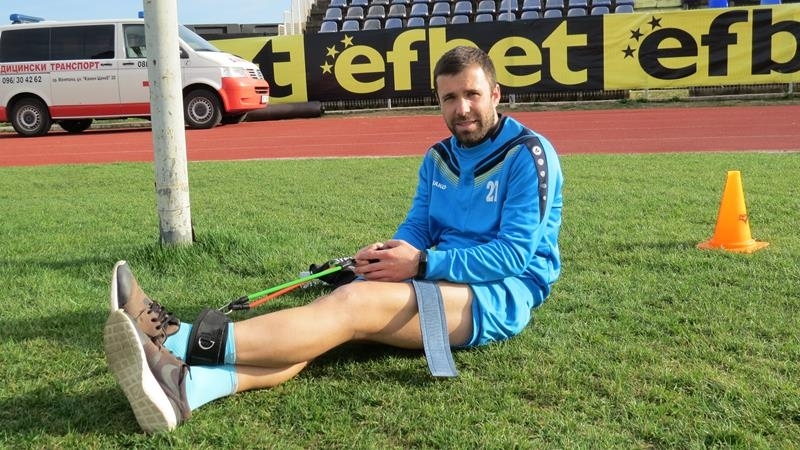 Централният нападател на Монтана Мирослав Антонов ще трябва да претърпи