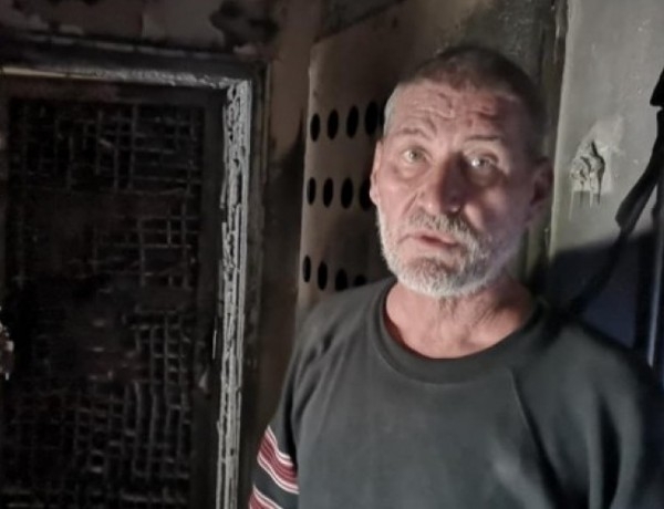 Запалиха гума пред вратата на дома на бургаския фоторепортер Борислав