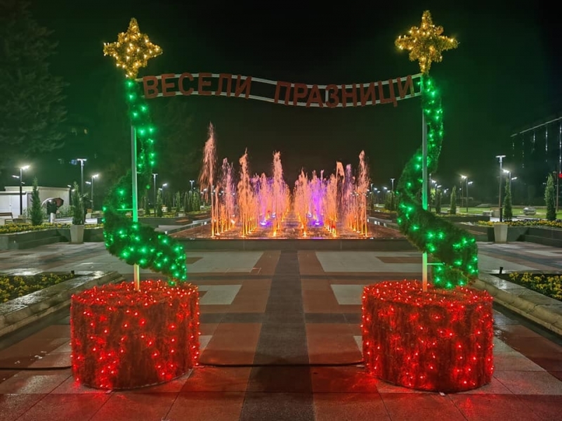 Светлините на коледната елха в Монтана ще заблестят на 1