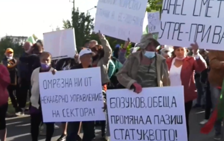 Кипи протестът на лозари от Северозапада на главен път Е 79