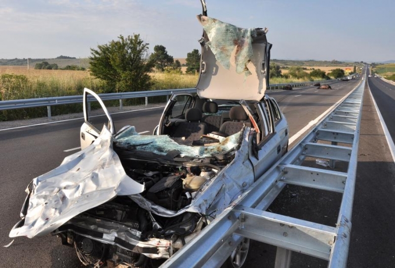 Кошмарна нощ на пътя отне живота на двама души още