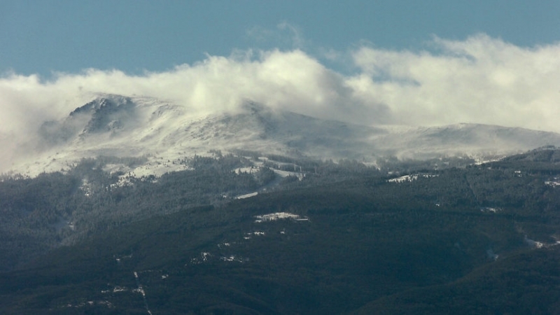 Минималните температури ще са между 3 deg и 8 deg До обяд