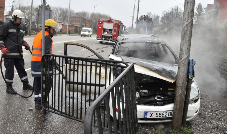 Пожарникари показаха изключителен рефлекс здрави нерви и съобразителност и предотвратиха