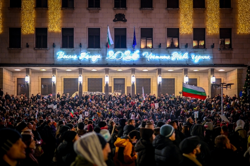 По скоро революция с цел големи промени в държавата а