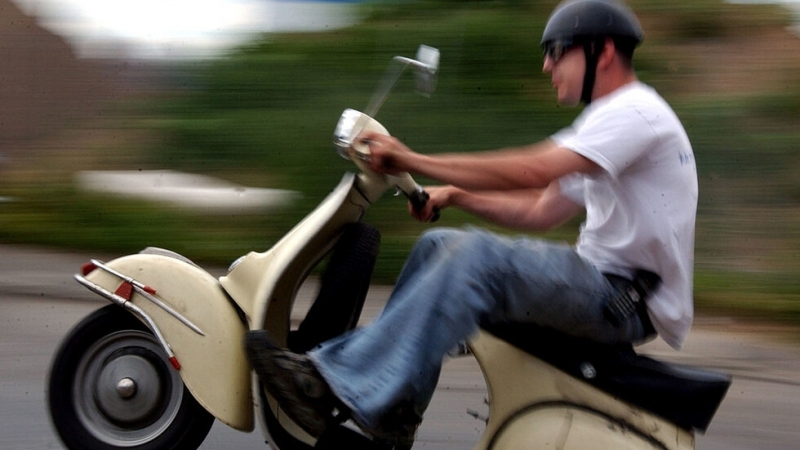 Униформени заловиха нередовен скутерджия във Врачанско съобщиха от полицията Снощи в