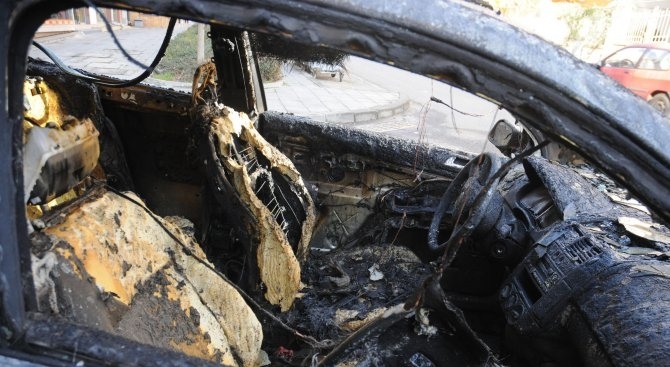 Лек автомобил е изгорял при пожар в Пирдоп Това съобщиха от ОДМВР