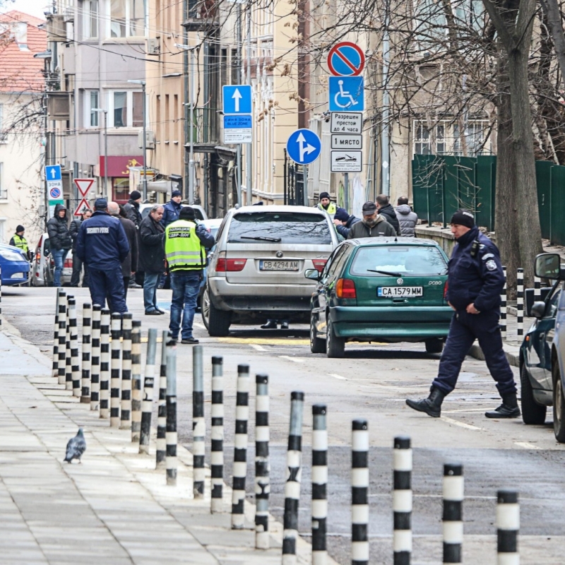 Открит е автомобилът от който вероятно е стреляно по началника