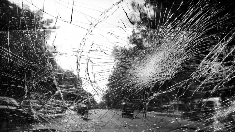 Двама мъже са пострадали при тежка катастрофа в Лясковец съобщиха