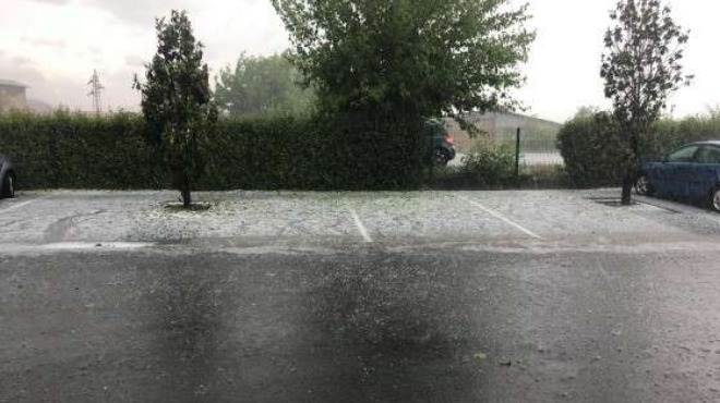 За минути пловдивските улици се покриха с вода като много от