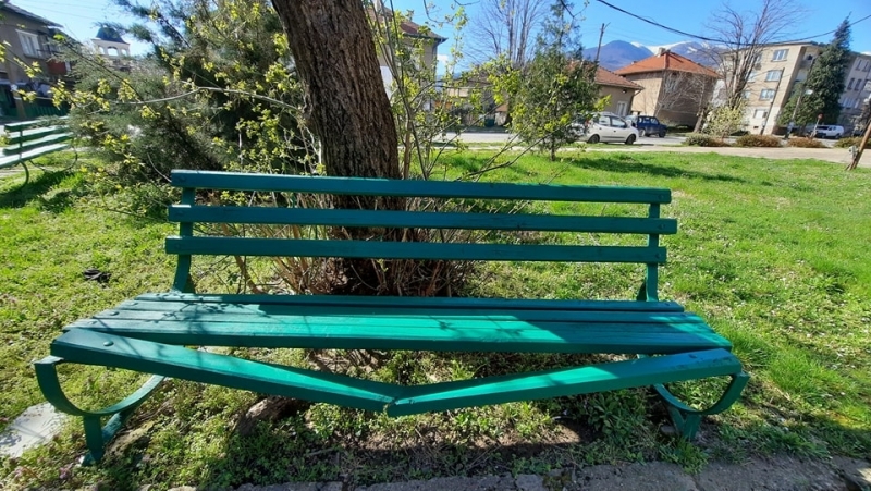 Вандалските прояви в Берковица продължават съобщиха от общината Вчера са счупени