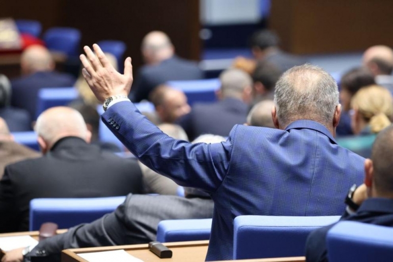 Парламентът прие окончателно на второ четене Законопроекта за събирането на