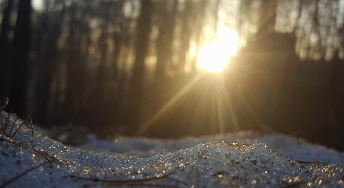 Ще бъде предимно слънчево но на места в низините до