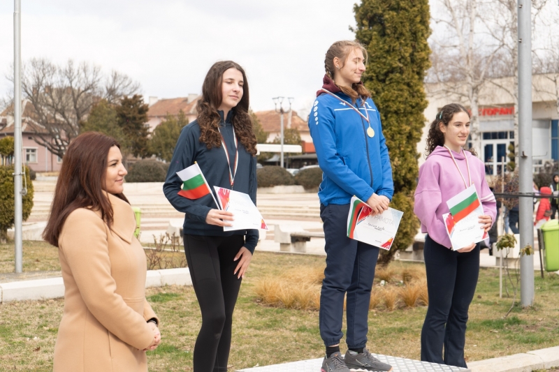 206 атлети от 18 спортни клуба от цялата страна взеха