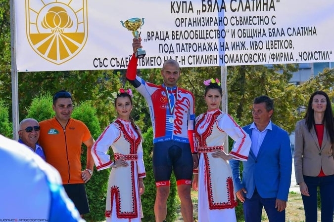 В Бяла Слатина организираха състезание по шосейно колоездене /снимки/