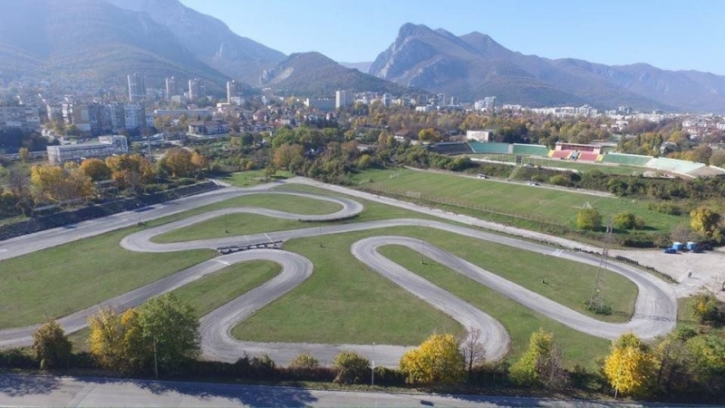 Отдават под наем за срок от 30 години картинг пистата