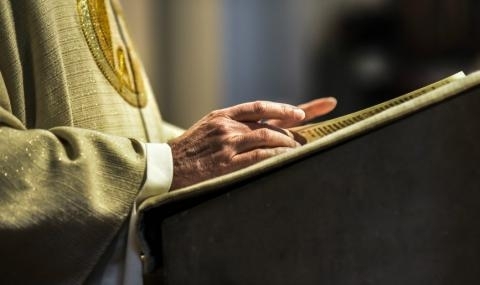 Италиански свещеник беше арестуван в град Катания Сицилия заради секс