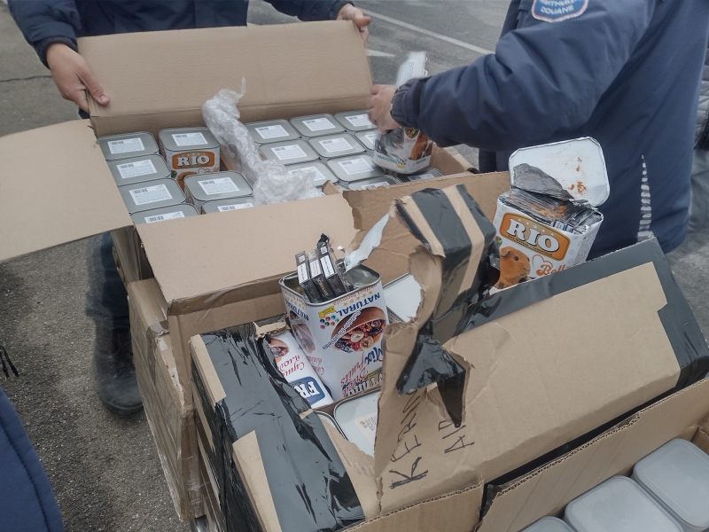 Митничари задържаха 28 000 къса (1400 кутии) цигари, скрити в