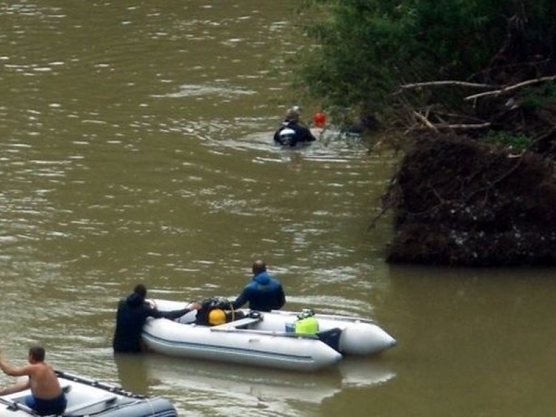 Безжизненото тяло на нелегален мигрант е било намерено в река