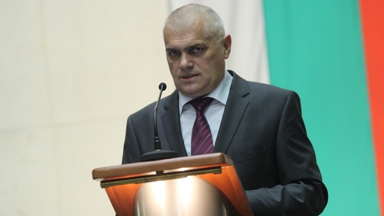 В 12 часа днес министърът на вътрешните работи Валентин Радев