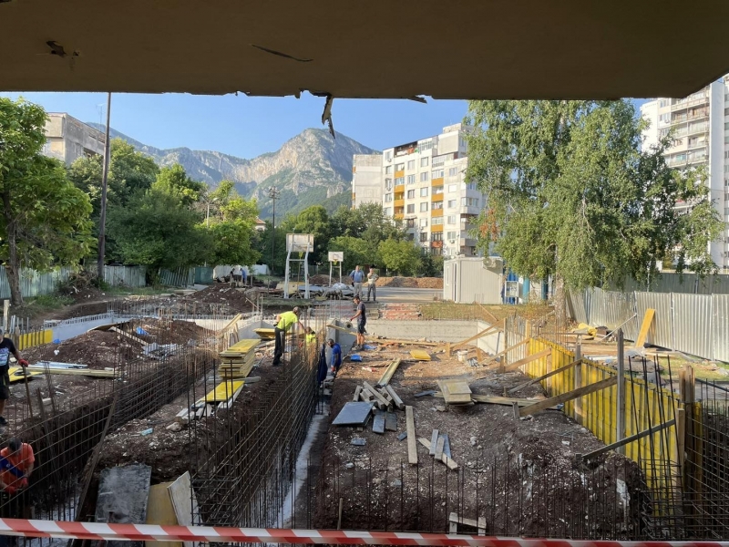 Започна строителството на допълнителен корпус на Математическата гимназия във Враца /снимки/